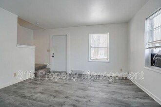 9523-9525 Charlotte St in Kansas City, MO - Building Photo - Building Photo