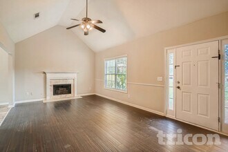 5911 Dunn Rd in Mableton, GA - Foto de edificio - Building Photo