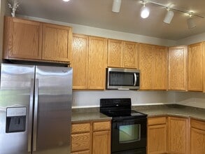 3875 S Dayton St, Unit 208 in Aurora, CO - Building Photo - Building Photo