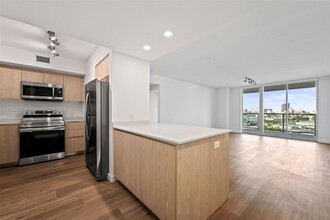 1500 Bay Rd, Unit 3309 in Miami Beach, FL - Building Photo - Building Photo