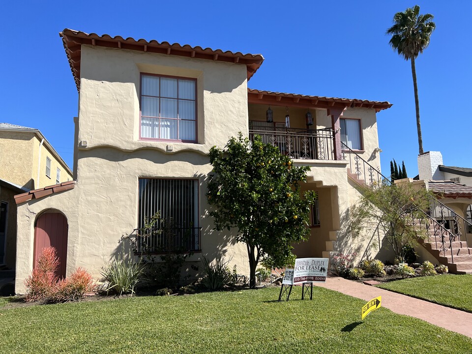 1478 S Crest Dr in Los Angeles, CA - Foto de edificio