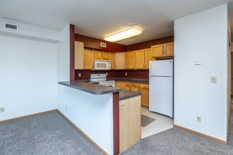Kassenborg Apartments in Moorhead, MN - Foto de edificio - Interior Photo