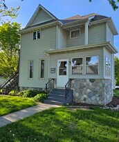 187 E Gilson Ave, Unit 187 Gilson- Lower in Oakfield, WI - Building Photo