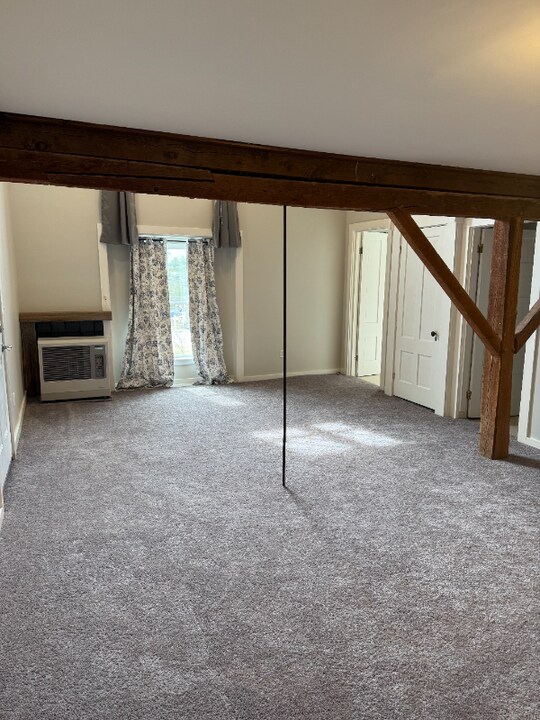 40 Main St in Limerick, ME - Foto de edificio