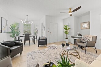 140 SW Peacock Blvd in Port St. Lucie, FL - Building Photo - Building Photo