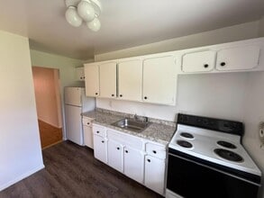 37 Rome Ave in Bedford Hills, NY - Building Photo - Building Photo