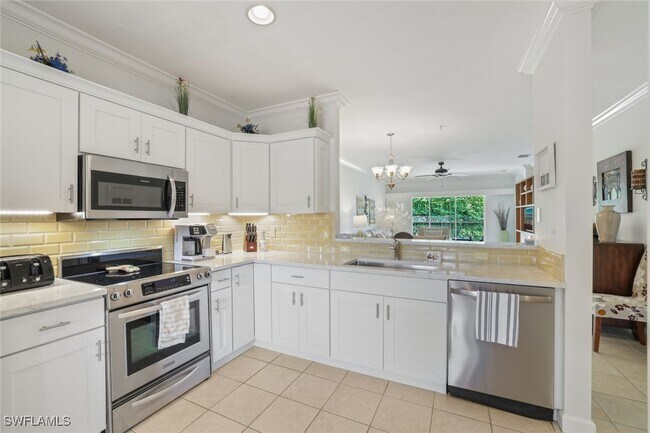 property at 3047 Horizon Ln