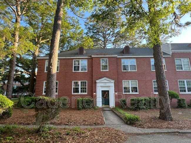 property at 2940 Oleander Dr