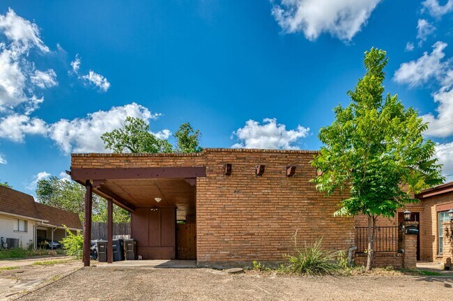 5302 Wonder Dr in Fort Worth, TX - Building Photo - Building Photo