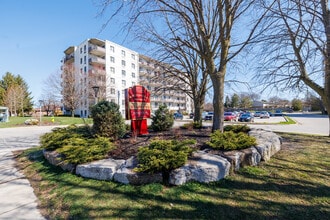 White Oaks Gate in London, ON - Building Photo - Building Photo