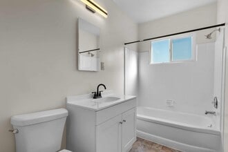 4460 Ensign Ave. in North Hollywood, CA - Building Photo - Building Photo