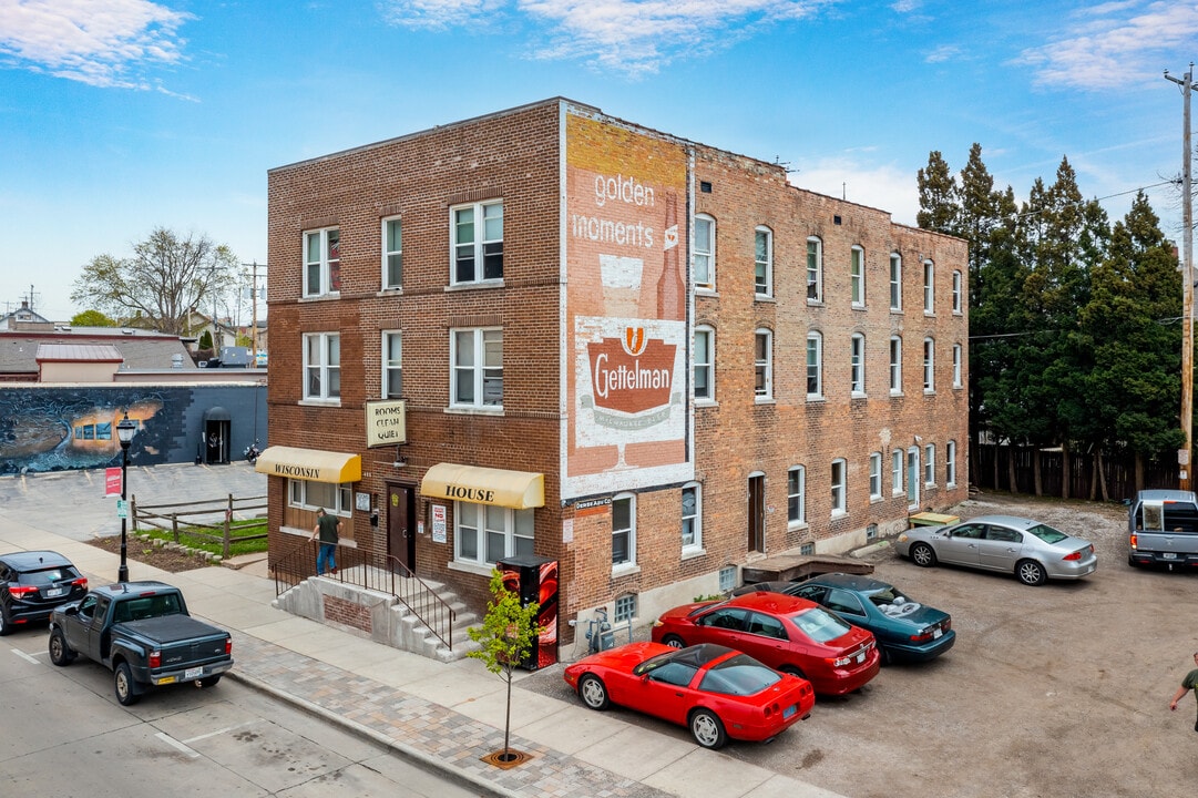 Wisconsin House in Waukesha, WI - Building Photo