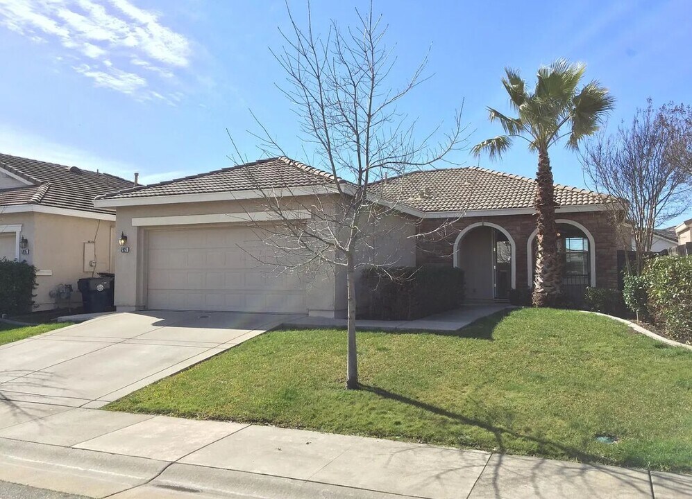 5921 Caddington Way in Sacramento, CA - Building Photo