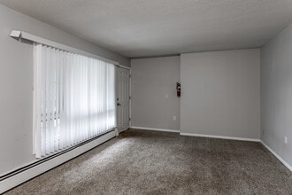 Suite Liv'N - Willmar in Willmar, MN - Building Photo - Interior Photo