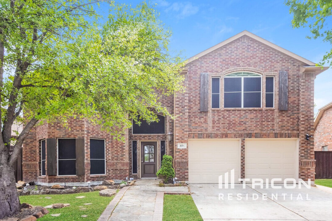 220 Flatwood Dr in Little Elm, TX - Building Photo