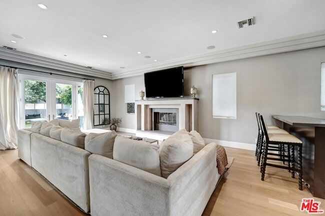 841 N Crescent Heights Blvd in Los Angeles, CA - Building Photo - Building Photo