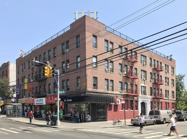 4913-4923 8th Ave