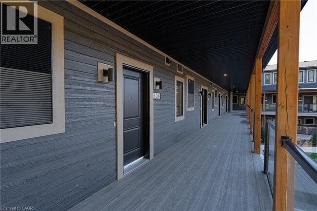 253 Crescent Bay Ln in Huntsville, ON - Building Photo - Building Photo