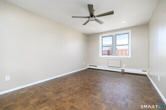 140 Grove St in Stamford, CT - Building Photo - Building Photo