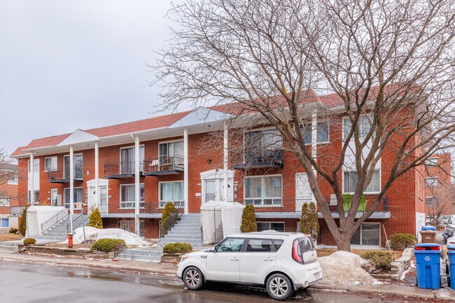 551 De Roanne Rue in Laval, QC - Building Photo - Building Photo
