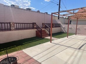 1329 Nye St in Las Vegas, NV - Building Photo - Building Photo