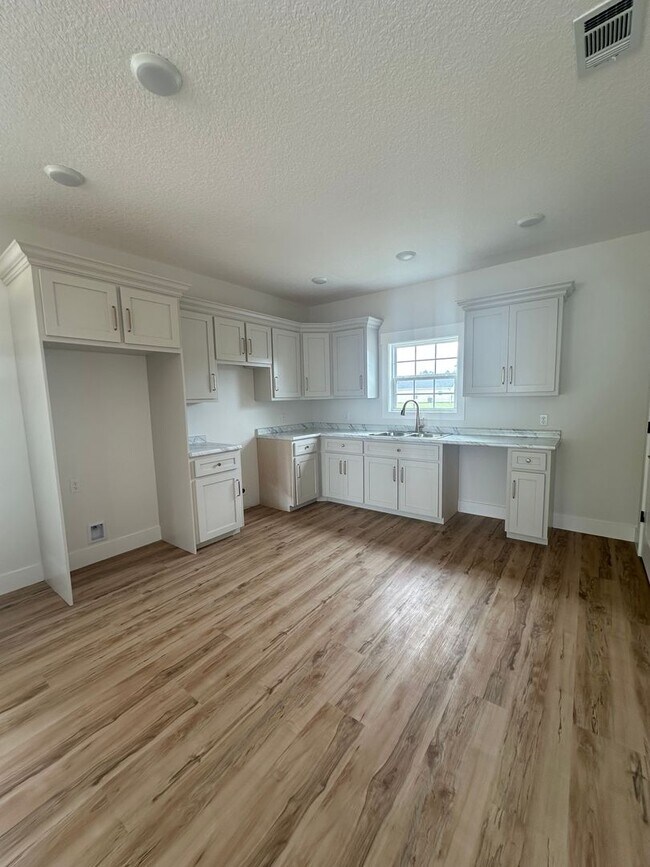 61 Wilson St in Hazlehurst, GA - Building Photo - Building Photo