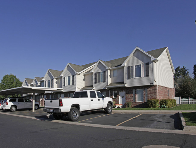 Pages Place Townhomes in Bountiful, UT - Foto de edificio - Building Photo