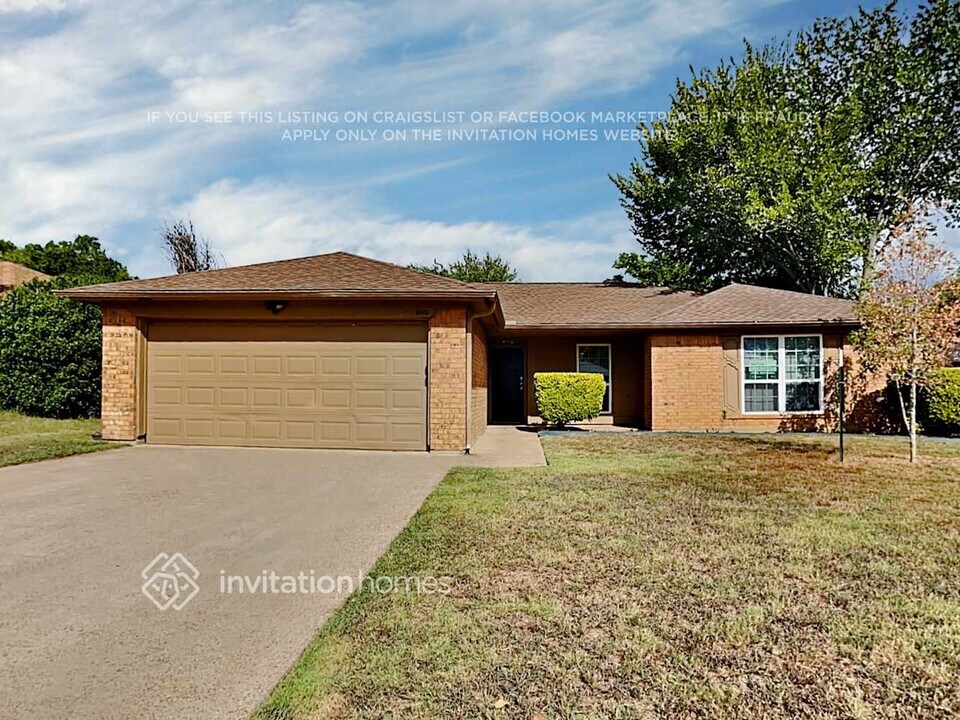 6403 Walnut Springs Dr in Arlington, TX - Building Photo