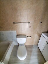 2743 NW 47th Terrace in Lauderdale Lakes, FL - Building Photo - Building Photo