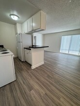 7434 Mesa College Dr in San Diego, CA - Building Photo - Building Photo