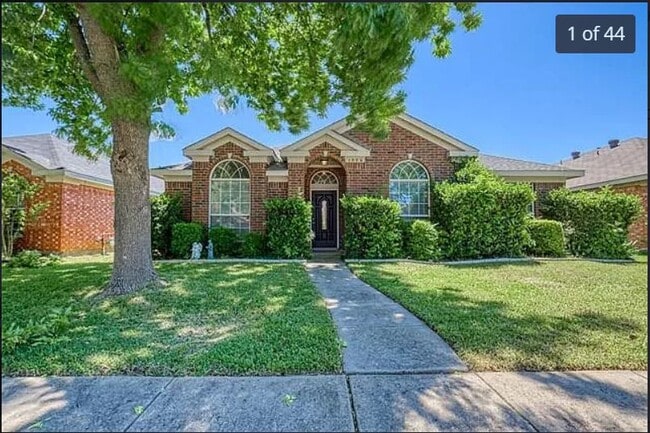 property at 1006 Blackenhurst Ln