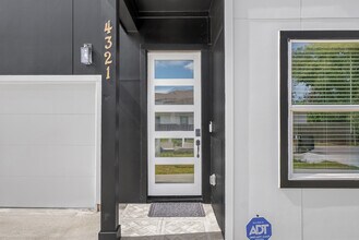 4321 McKinley St in Houston, TX - Building Photo - Building Photo