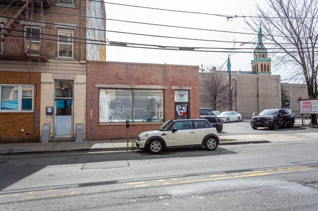 614-616 Summit Ave in Jersey City, NJ - Foto de edificio - Building Photo