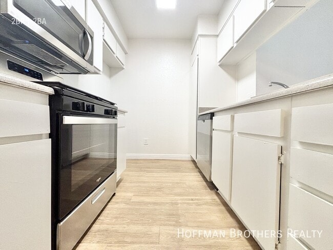 10346 Commerce Ave, Unit 9 in Los Angeles, CA - Building Photo - Building Photo