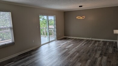 146 Villa Dr in Pittsburgh, PA - Building Photo - Building Photo