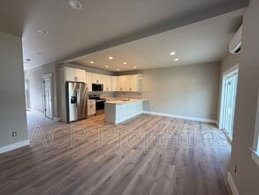 2205 DeJong Dr in Lynden, WA - Building Photo - Building Photo