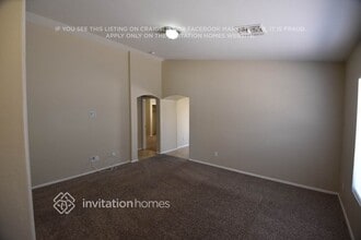 12018 W Aster Dr in El Mirage, AZ - Foto de edificio - Building Photo