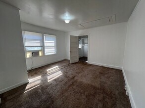 557 Perry Ave in Greenville, SC - Building Photo - Building Photo