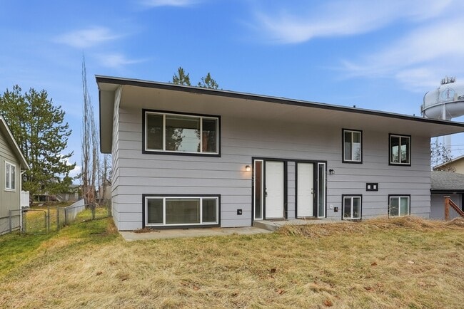 10921 E 16th Ave in Spokane Valley, WA - Building Photo - Building Photo
