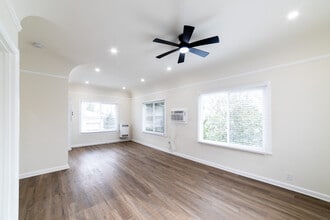 211 N Berendo St in Los Angeles, CA - Building Photo - Building Photo