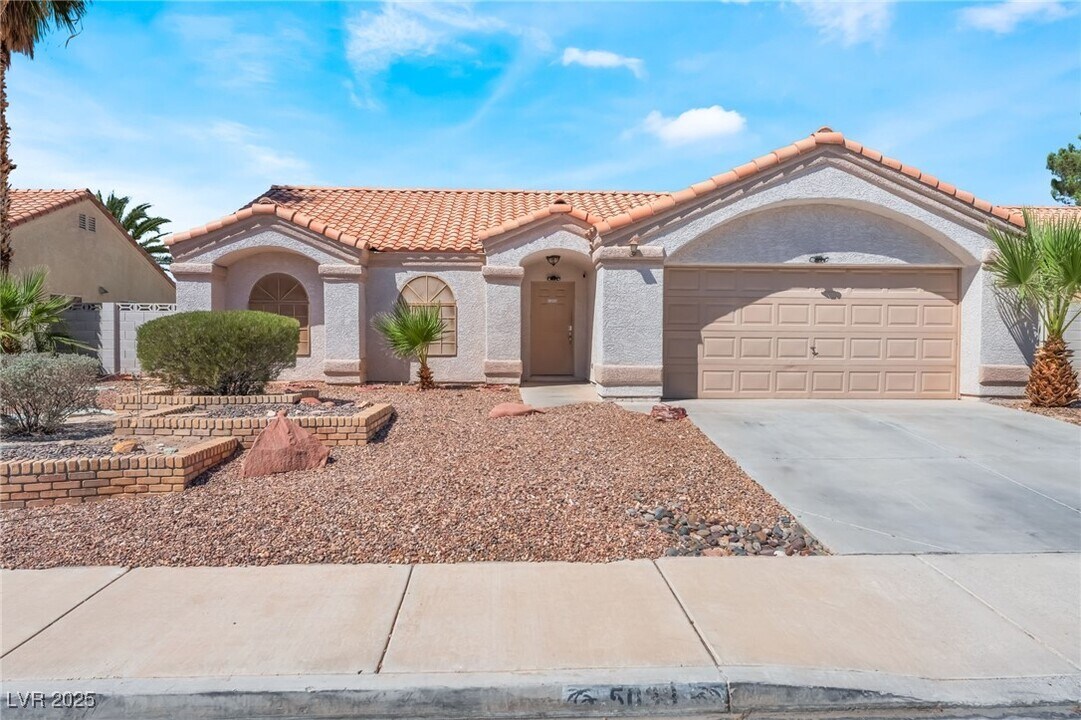 5033 Drummond Rd in Las Vegas, NV - Building Photo
