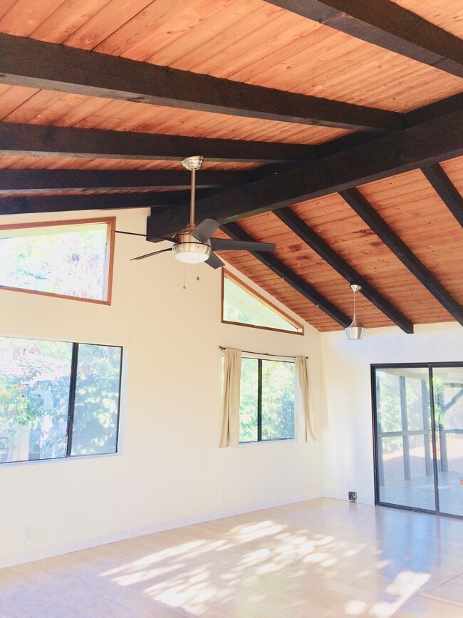 property at 2803 Panepoo St