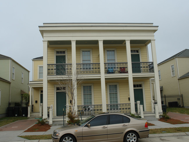 1821 Chippewa St Park in New Orleans, LA - Foto de edificio - Building Photo