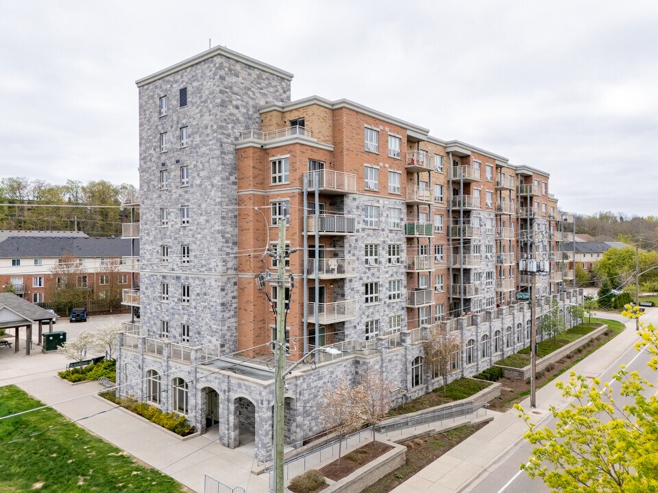 155 Water St S in Cambridge, ON - Building Photo