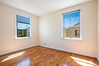 3243-3243 NW Market St in Seattle, WA - Building Photo - Building Photo