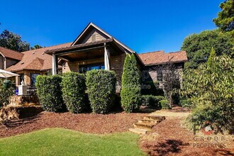 17120 Belle Isle Dr in Cornelius, NC - Building Photo - Building Photo