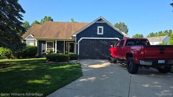 854 Westbrooke Dr in South Lyon, MI - Building Photo