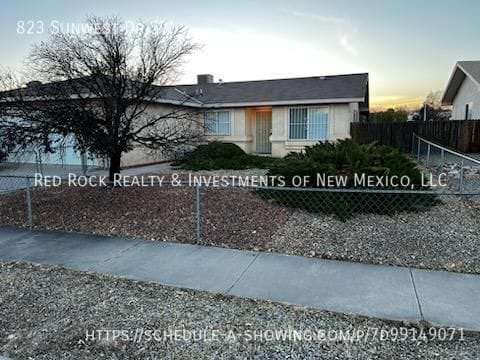property at 823 Sunwest Dr SW