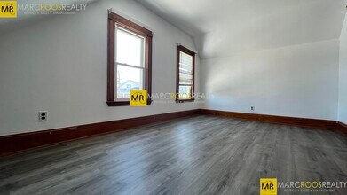 4 High St, Unit High st somerville in Somerville, MA - Foto de edificio - Building Photo