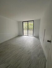 8275 SW 152nd Ave in Miami, FL - Foto de edificio - Building Photo